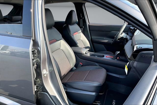 New 2026 Nissan Kicks SR image 11