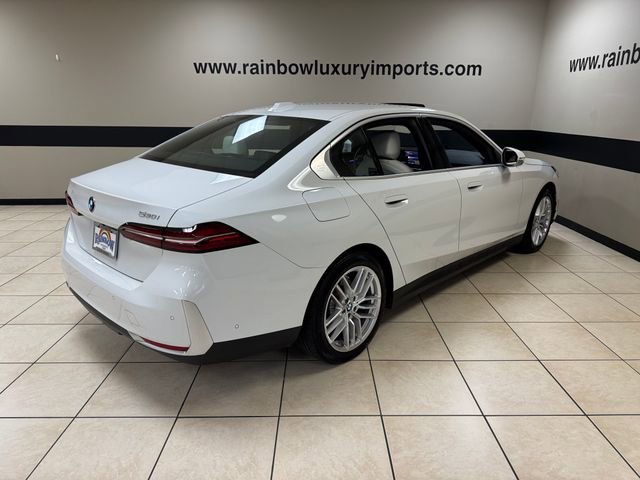 Used 2024 BMW 530i w/ Convenience Package image 6