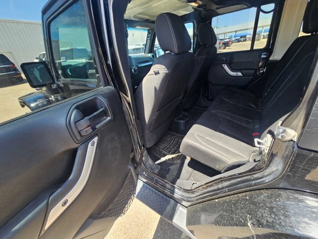 Used 2018 Jeep Wrangler Unlimited Sahara AWD/4WD image 13