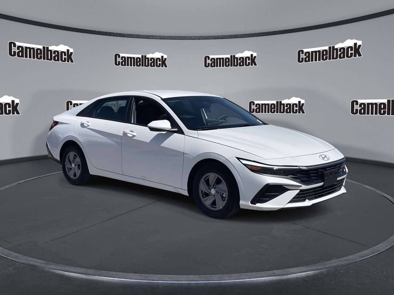 Certified 2025 Hyundai Elantra SE image 1