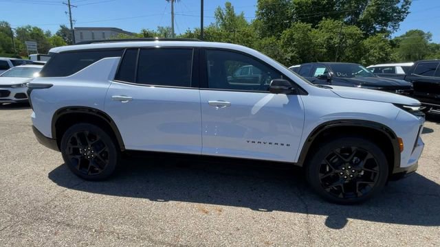 New 2026 Chevrolet Traverse RS w/ LPO, Floor Liner Package AWD/4WD image 3