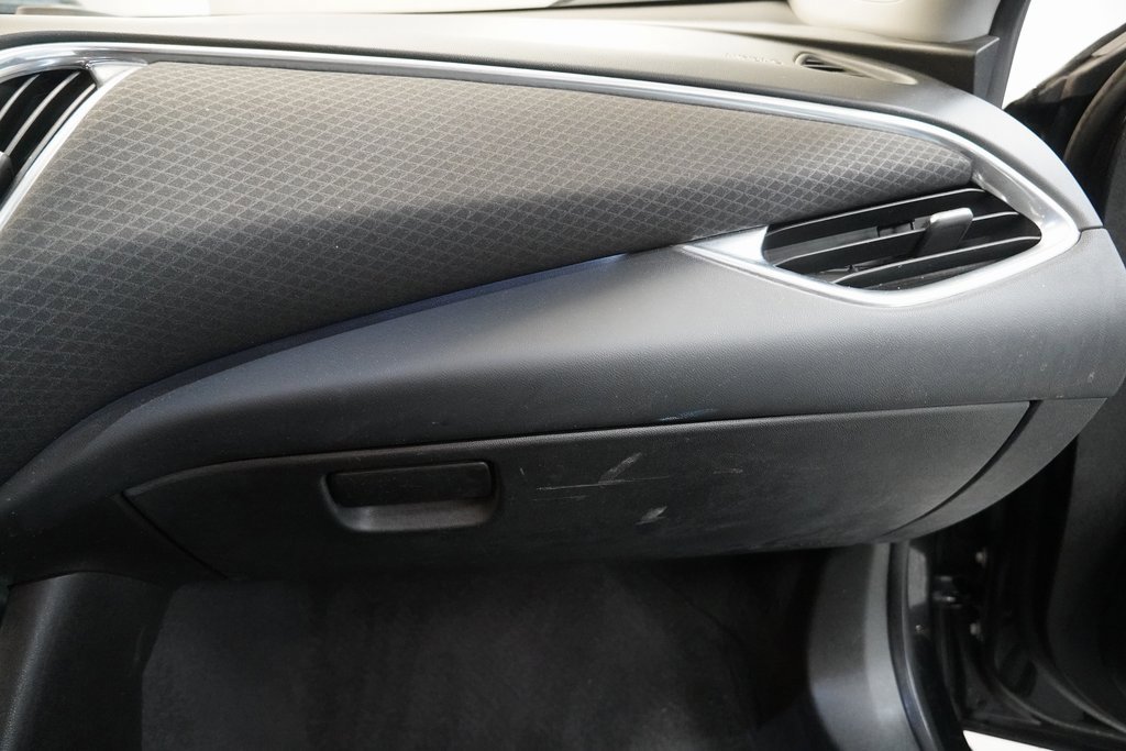 Used 2016 Chevrolet Malibu LT image 33