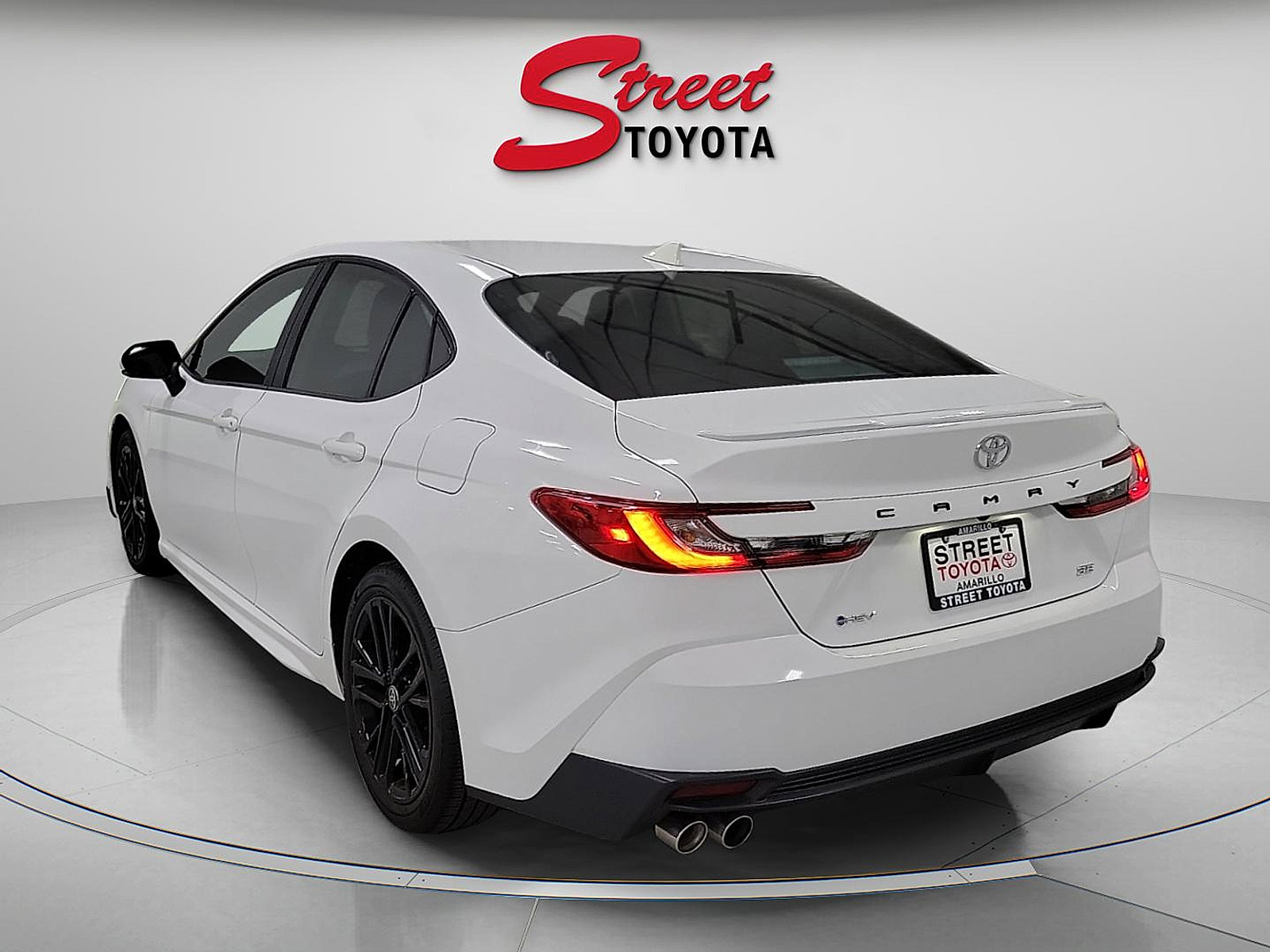 Certified 2025 Toyota Camry SE w/ Convenience Package image 2