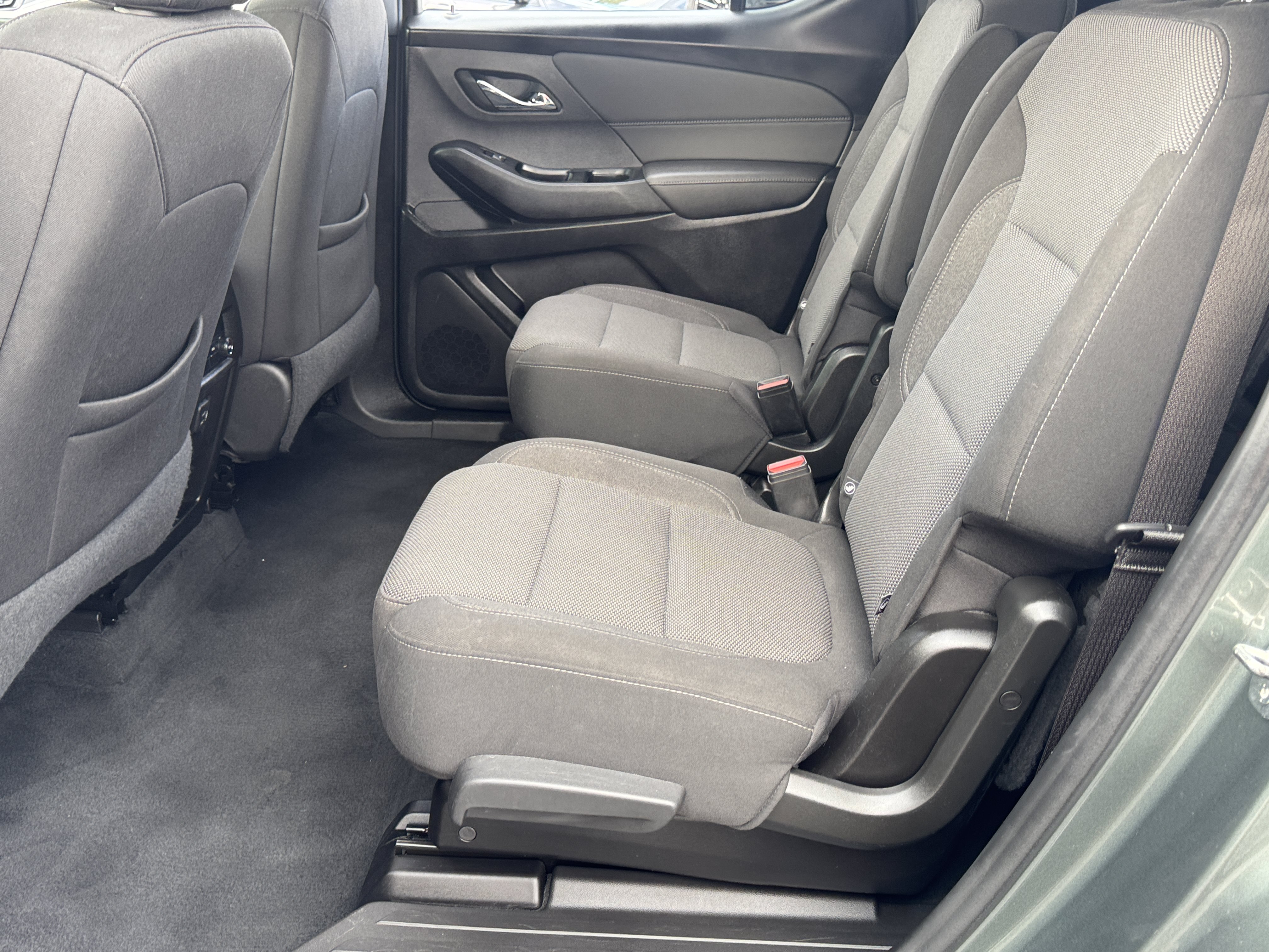 Used 2023 Chevrolet Traverse LT w/ LPO, Cargo Package AWD/4WD image 15