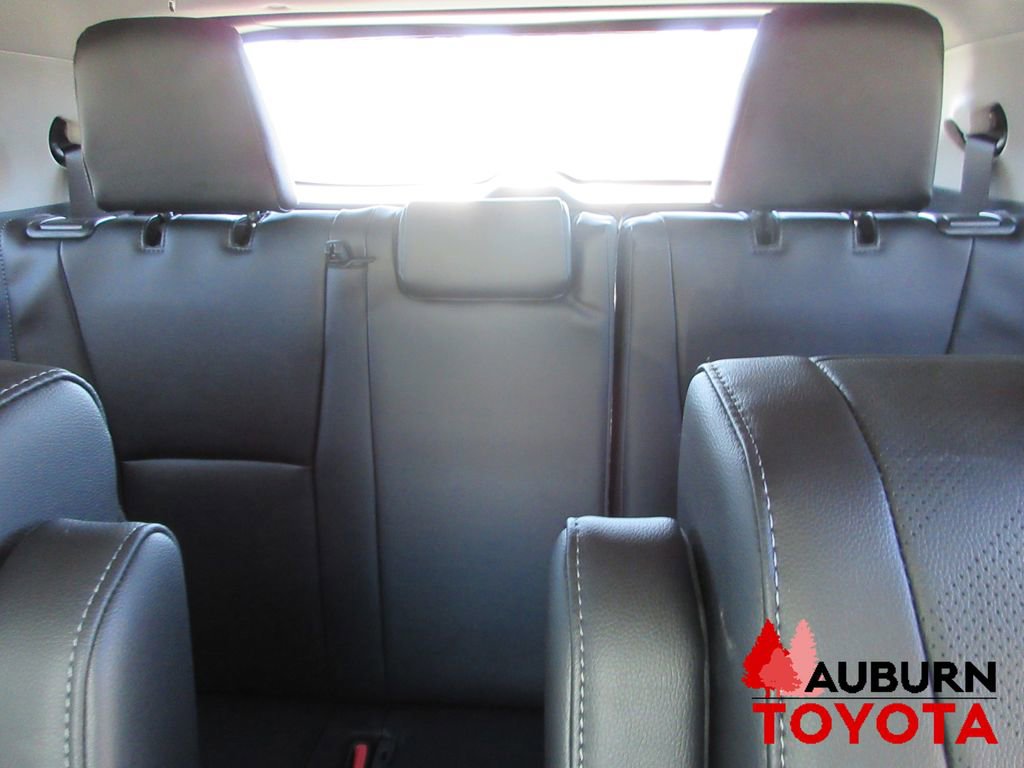 New 2026 Toyota Highlander Platinum image 19