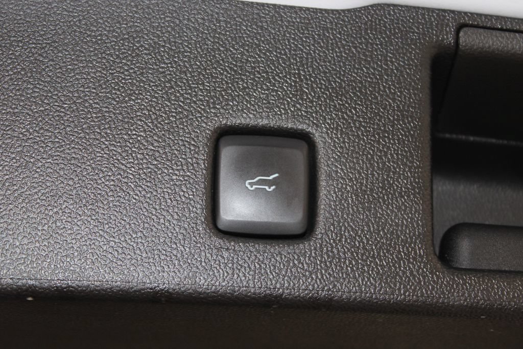 Used 2025 Ford Escape ST-Line Select w/ Class II Trailer Tow Package AWD/4WD image 18