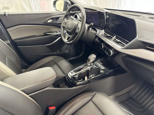 Certified 2025 Chevrolet Trax ACTIV w/ Sunroof Package image 27