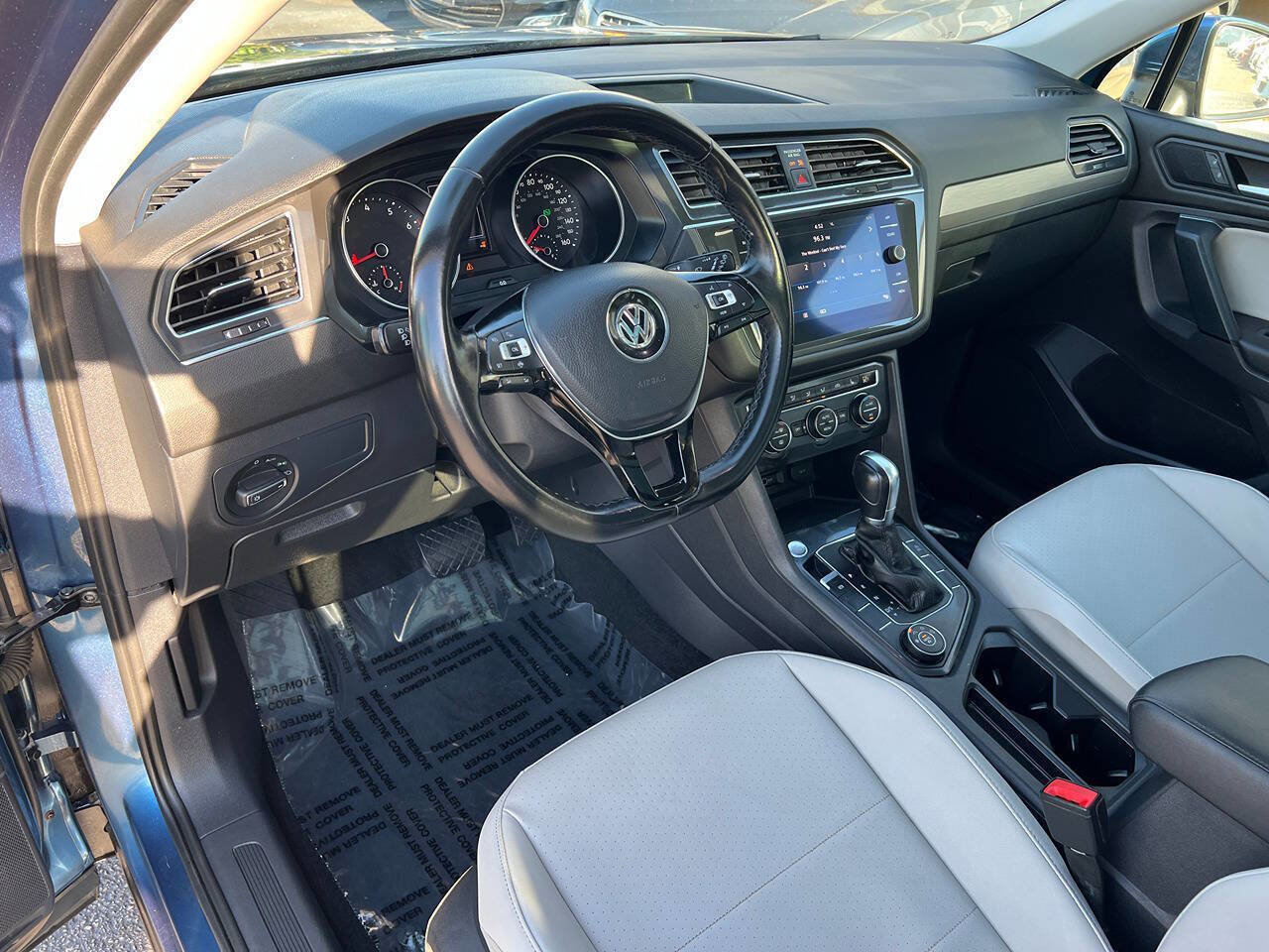 Used 2019 Volkswagen Tiguan SE w/ Panoramic Sunroof Package AWD/4WD image 19