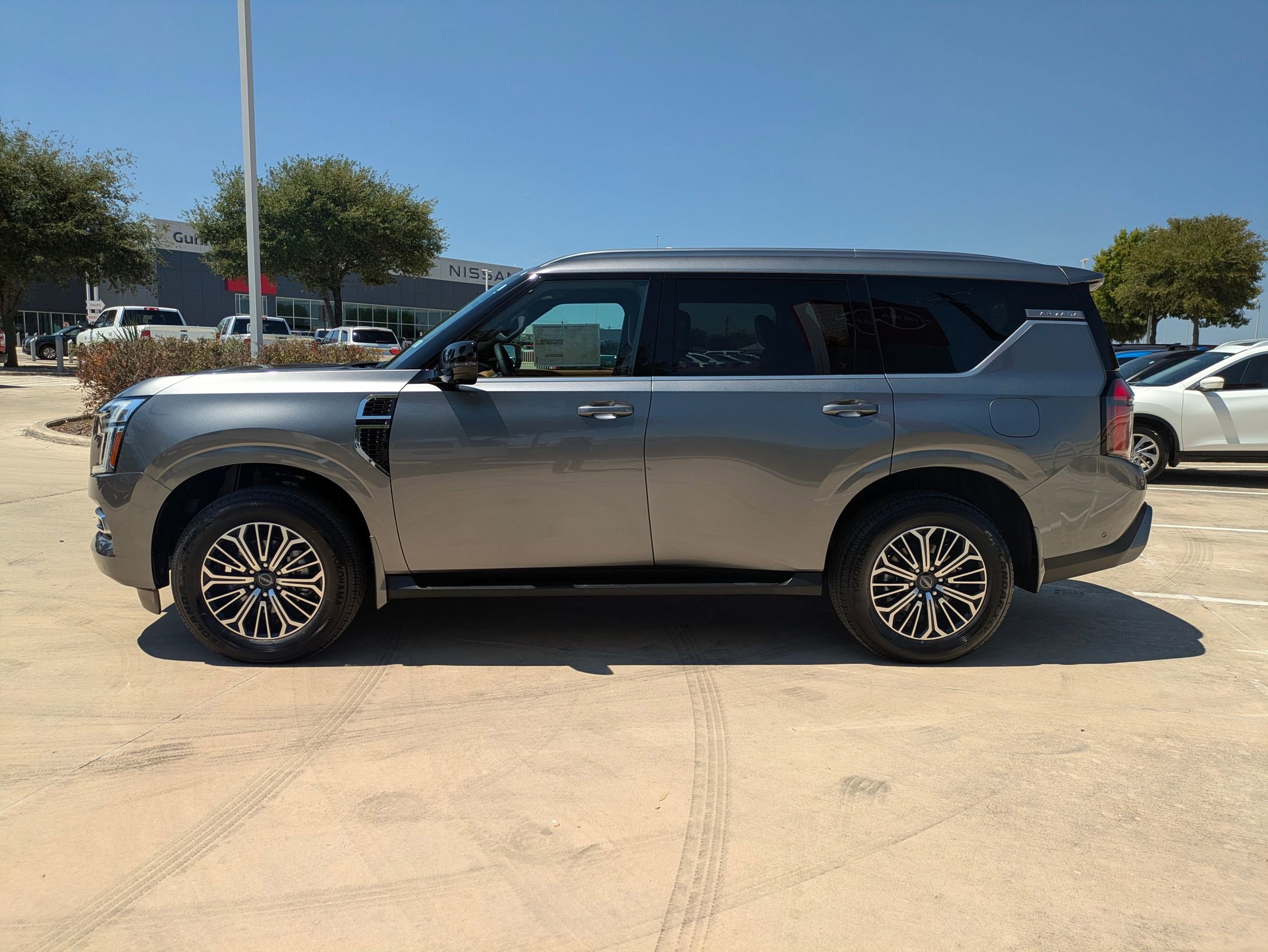 New 2026 Nissan Armada SL image 6