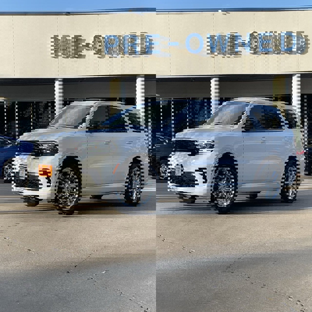 Used 2023 Dodge Durango GT image 2