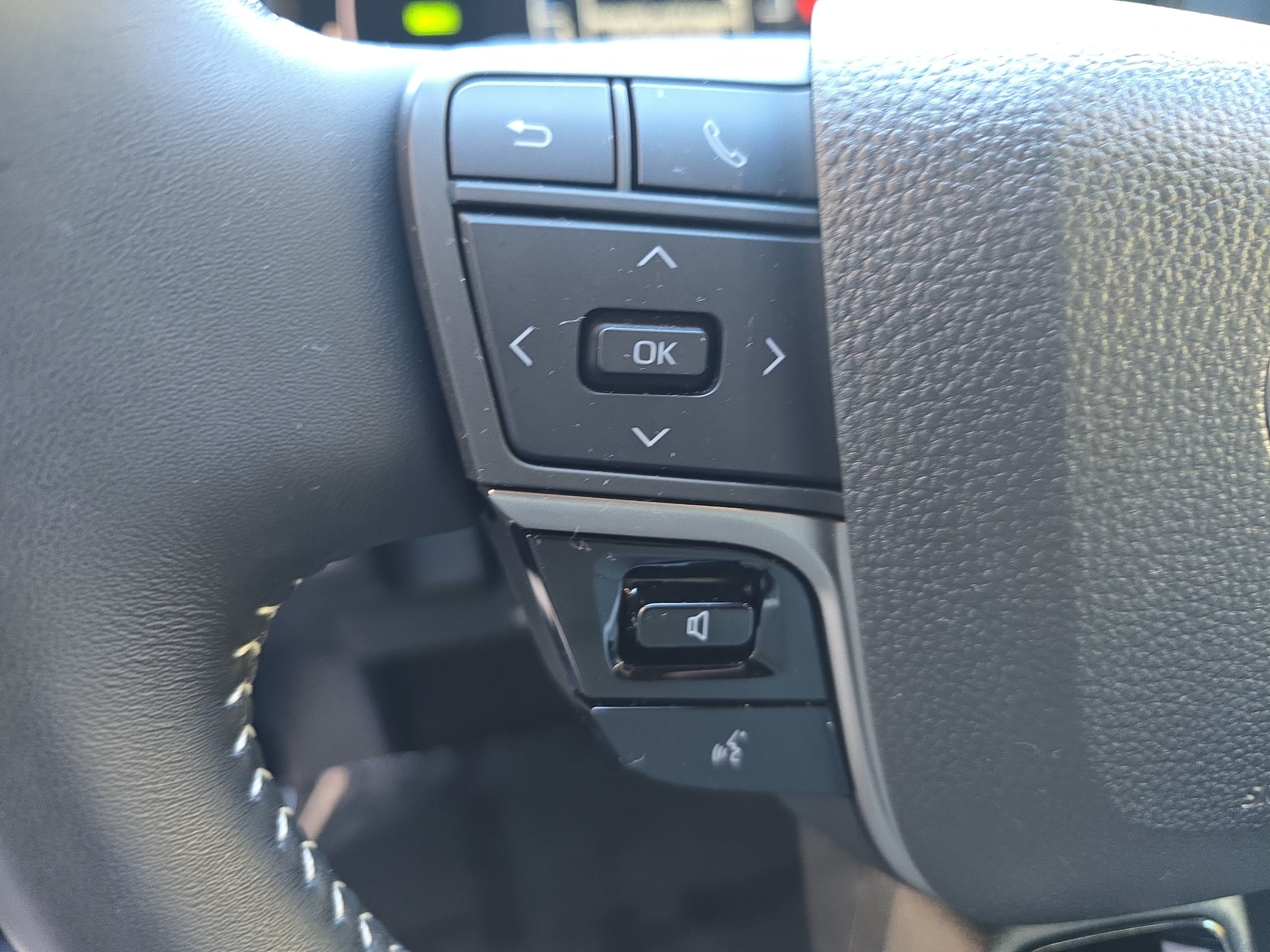 Used 2026 Toyota Camry SE FWD image 16