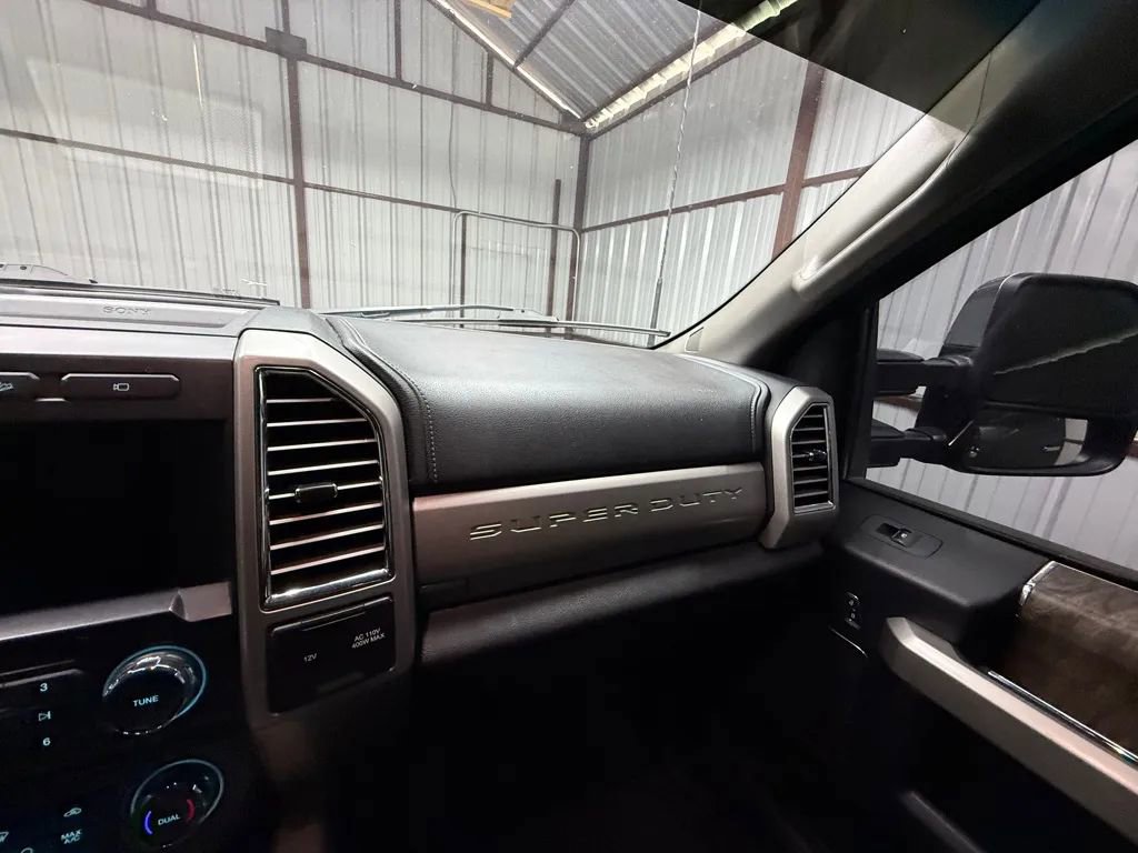 Used 2017 Ford F250 Lariat w/ Chrome Package image 18
