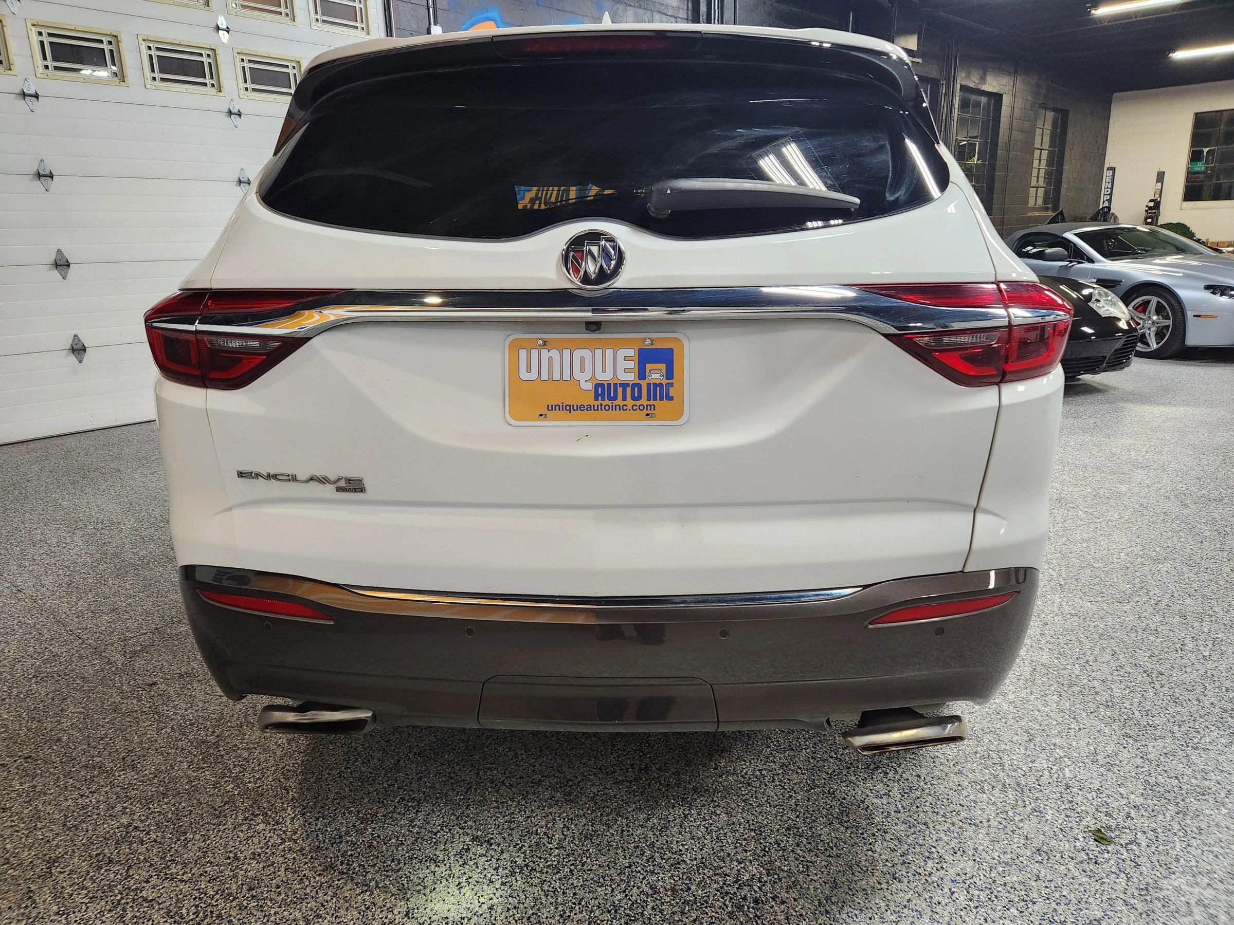 Used 2019 Buick Enclave Essence image 4