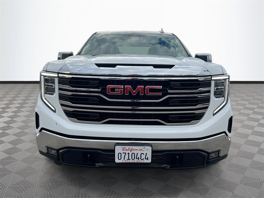 Used 2025 GMC Sierra 1500 SLT image 2