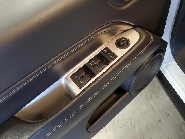 Used 2016 Jeep Compass Latitude AWD/4WD image 13