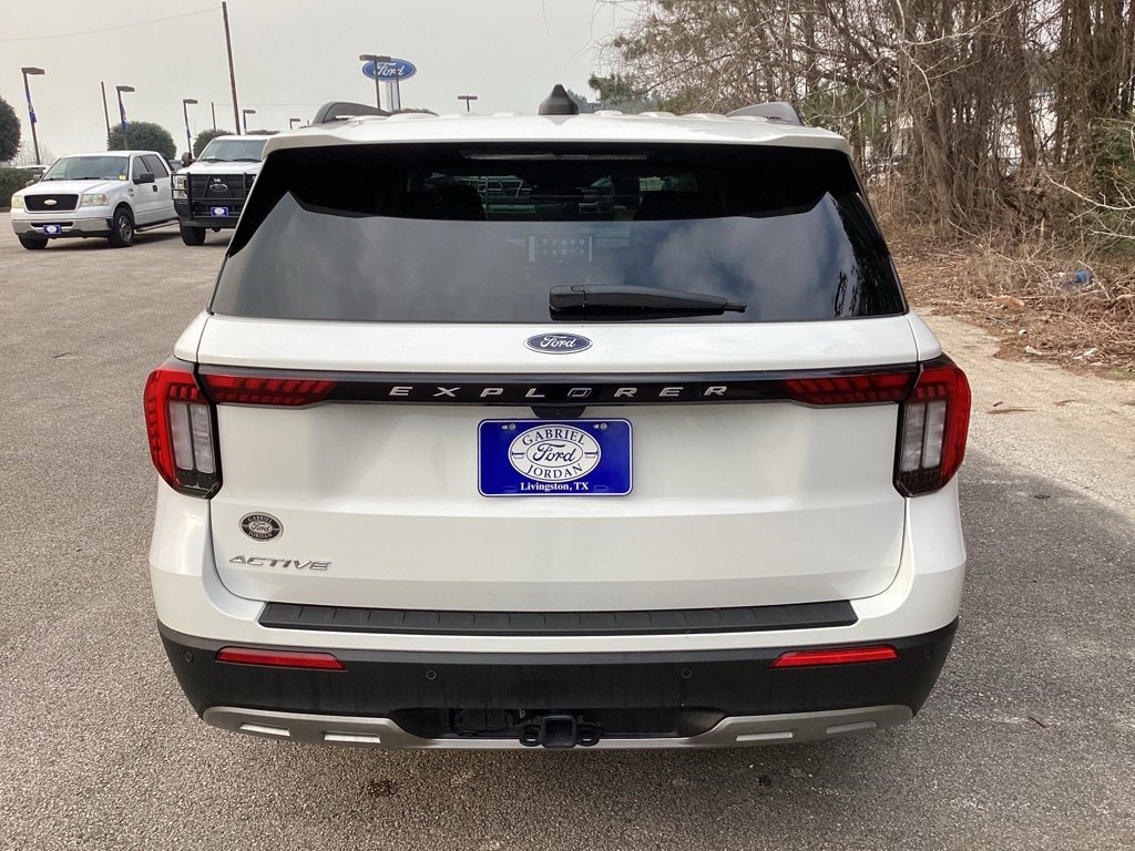 Used 2025 Ford Explorer Active w/ Active Comfort Package image 8