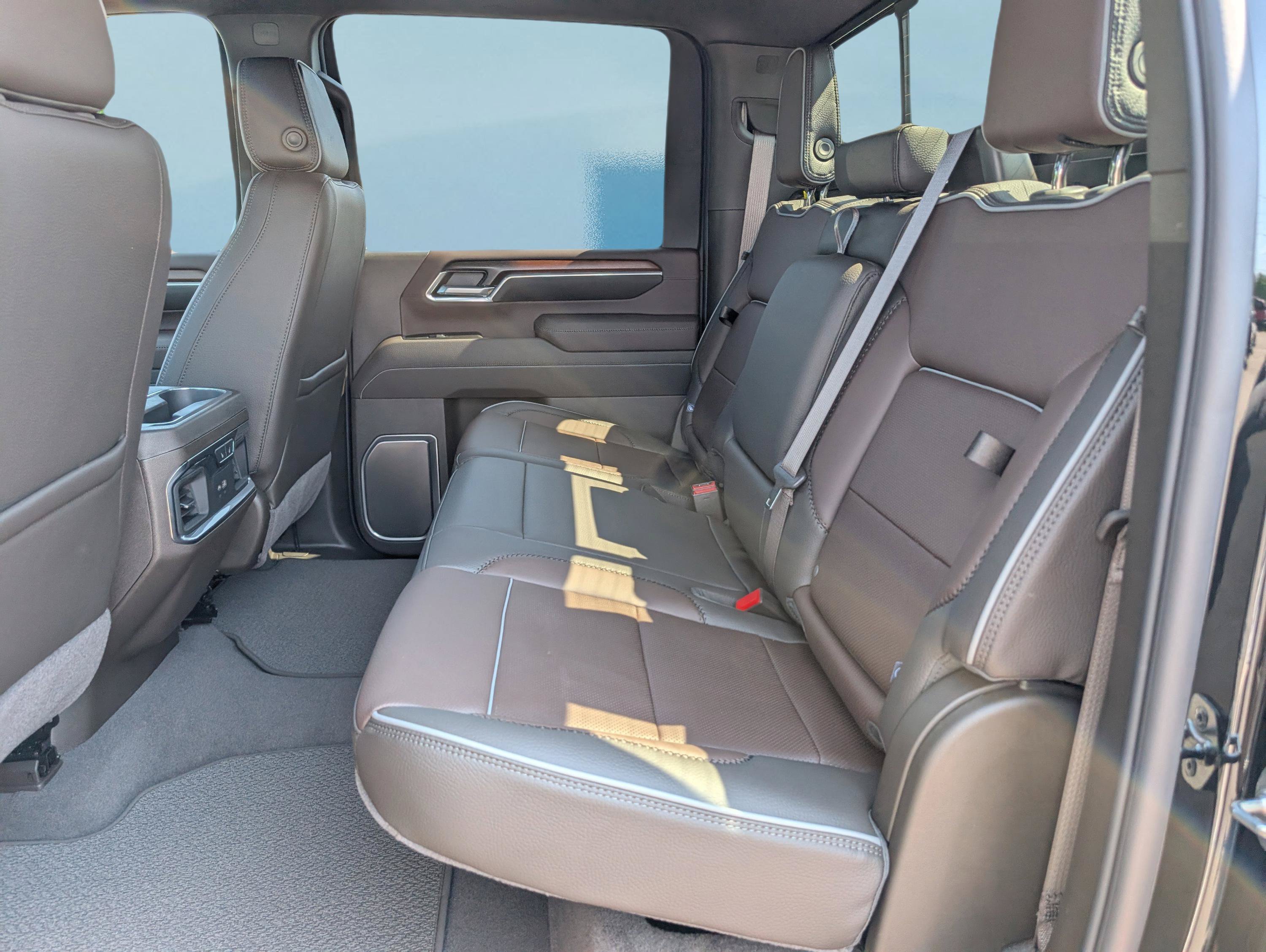 New 2026 GMC Sierra 2500 Denali w/ Technology Package AWD/4WD image 14