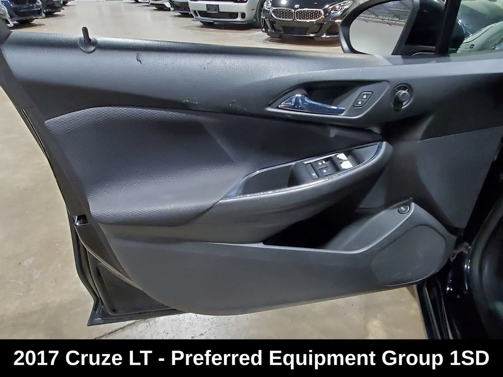 Used 2017 Chevrolet Cruze LT FWD image 8