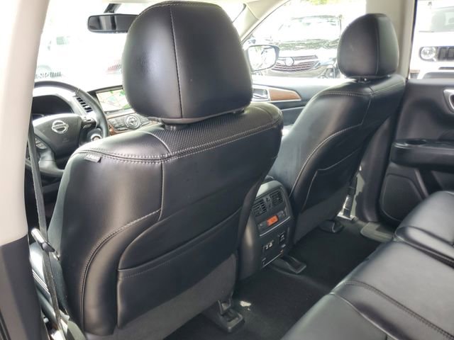 Used 2020 Nissan Pathfinder Platinum FWD image 13