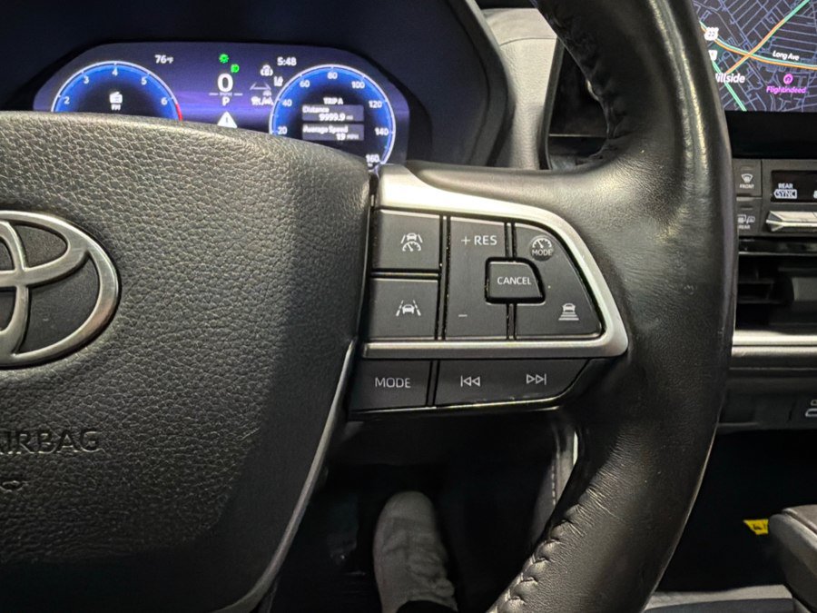 Used 2024 Toyota Grand Highlander AWD image 23