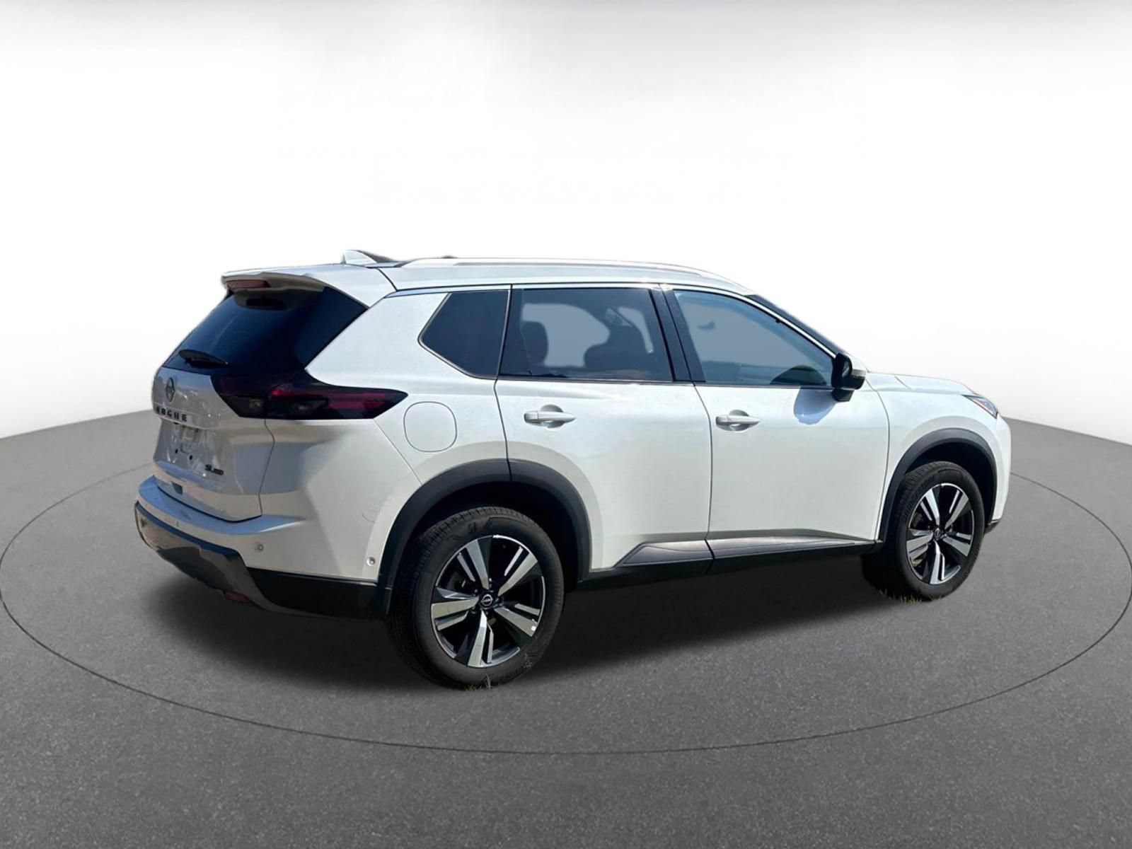 Used 2026 Nissan Rogue SL AWD/4WD image 16