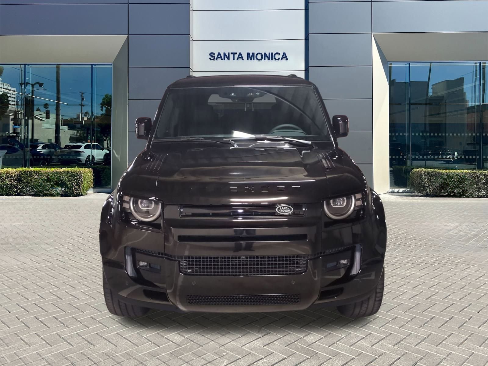 New 2026 Land Rover Defender 110 X-Dynamic SE image 8