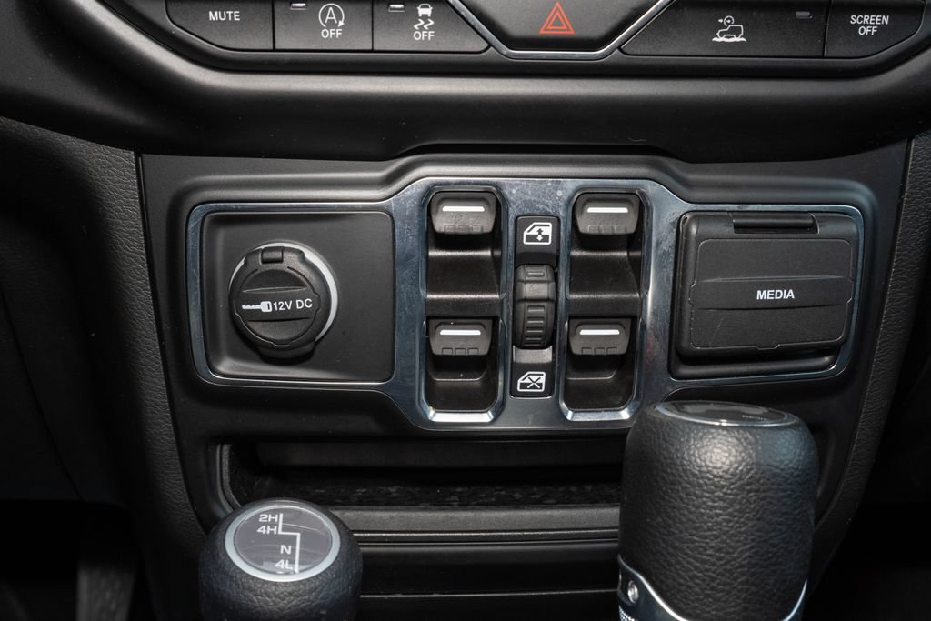 Used 2022 Jeep Wrangler Unlimited Sport AWD/4WD image 22