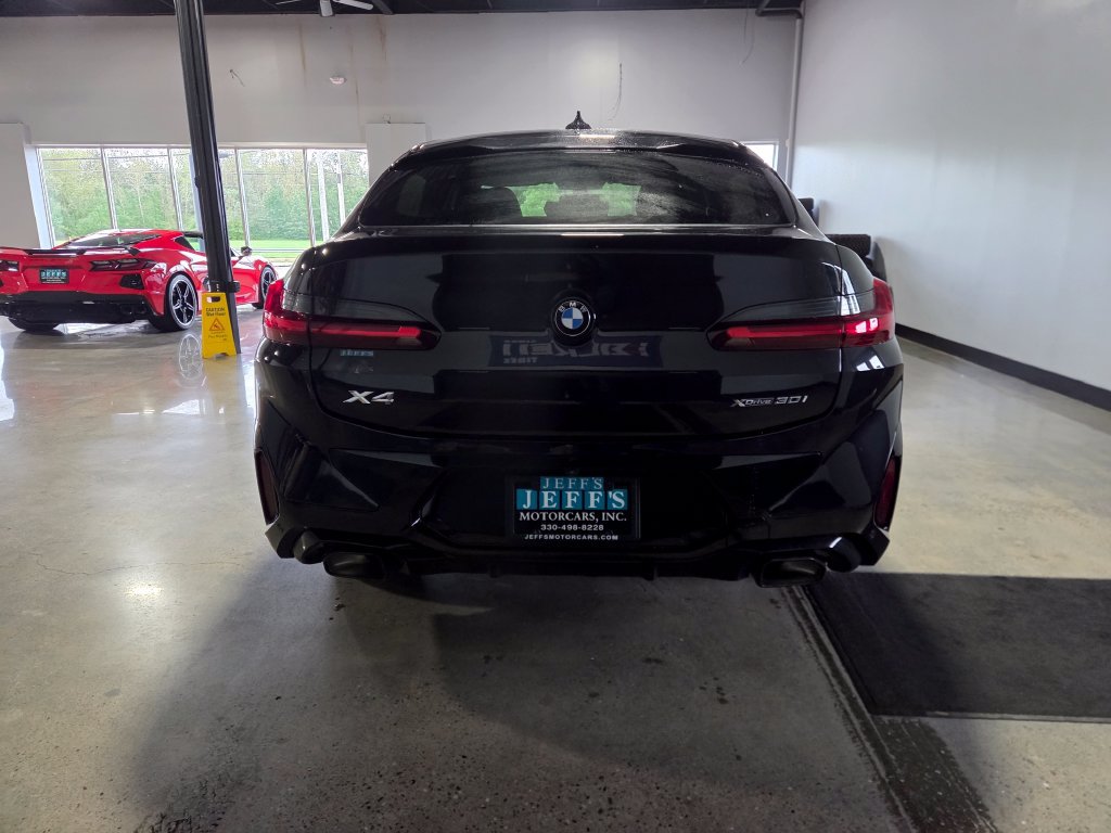 Used 2024 BMW X4 xDrive30i w/ Premium Package AWD/4WD image 4