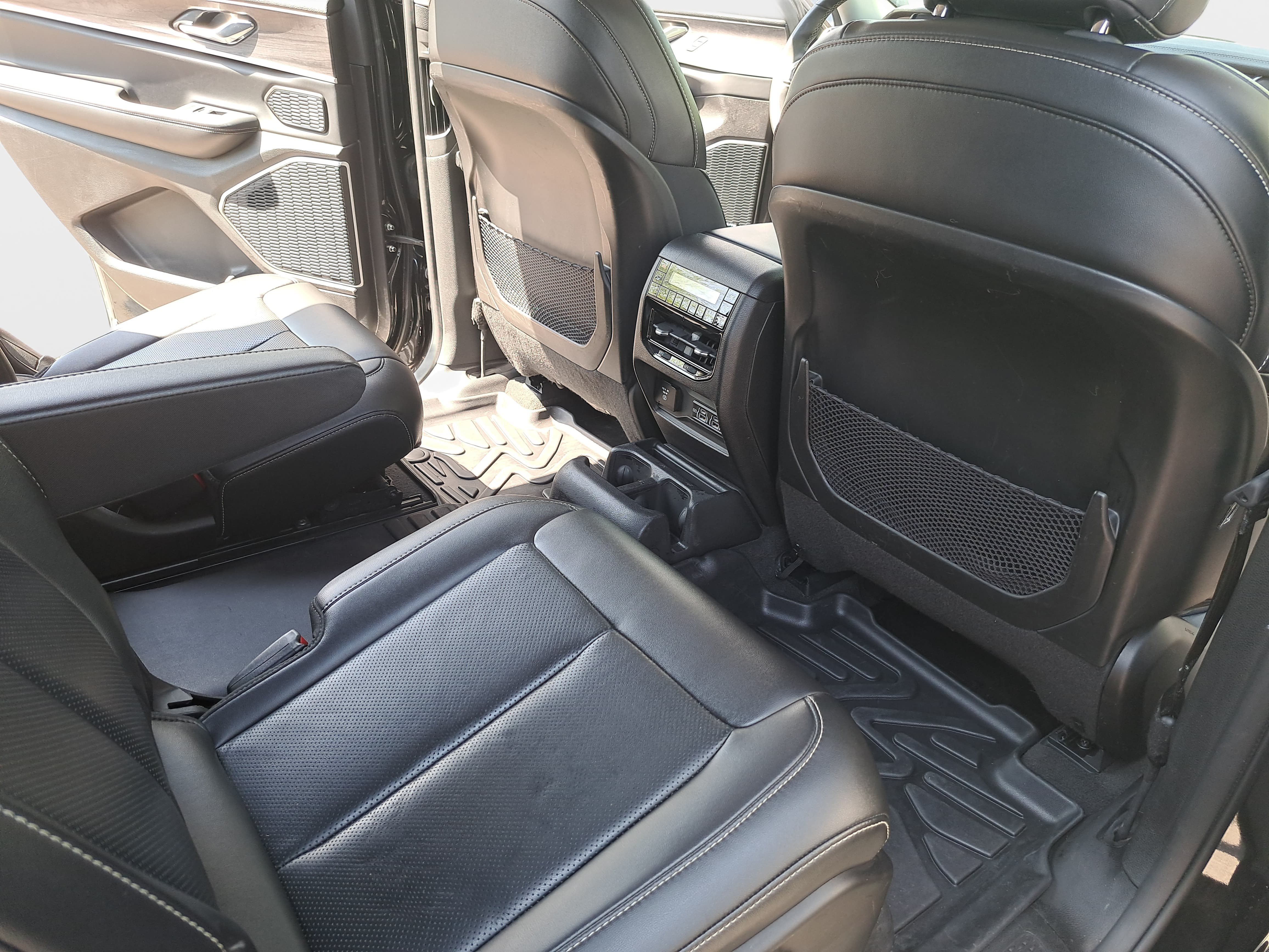 Used 2022 Jeep Grand Cherokee L Limited w/ Luxury Tech Group II AWD/4WD image 11