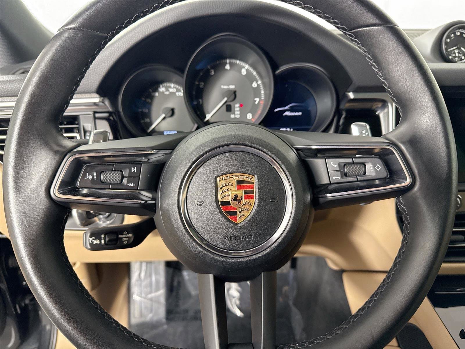 Used 2024 Porsche Macan T w/ Premium Plus Package image 16