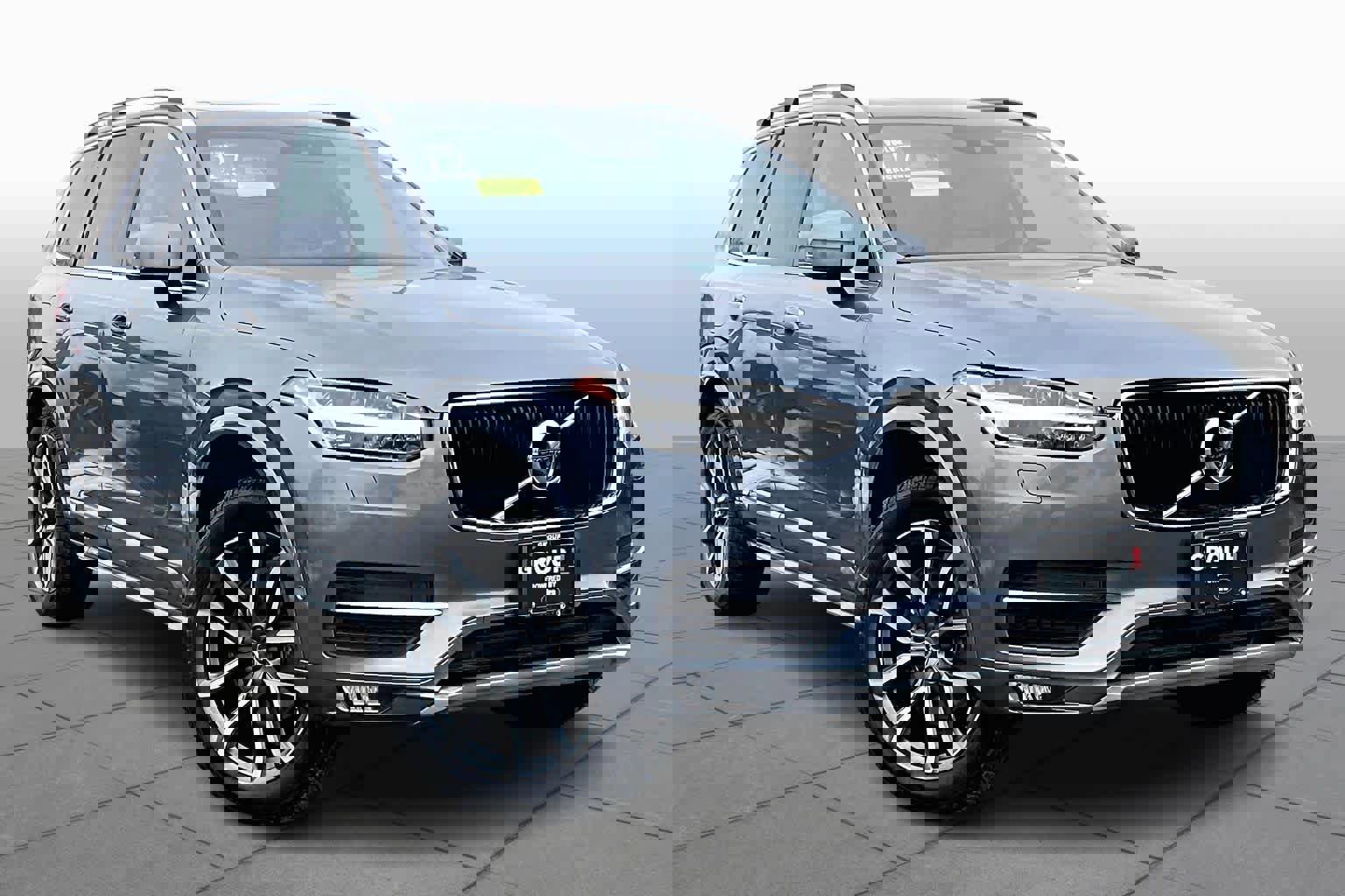 Used 2017 Volvo XC90 T6 Momentum w/ Vision Package image 3