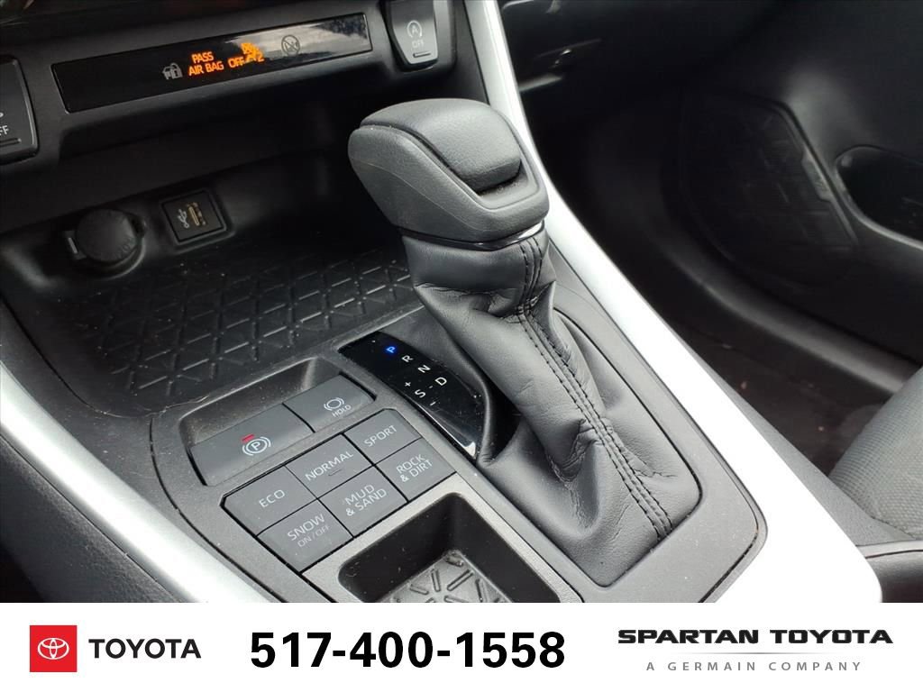 Used 2025 Toyota RAV4 XLE image 21