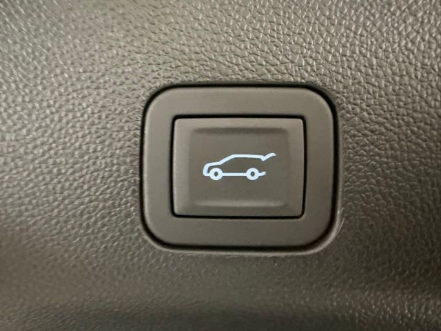 New 2026 GMC Yukon XL Denali w/ Sun & Power Step Package image 9