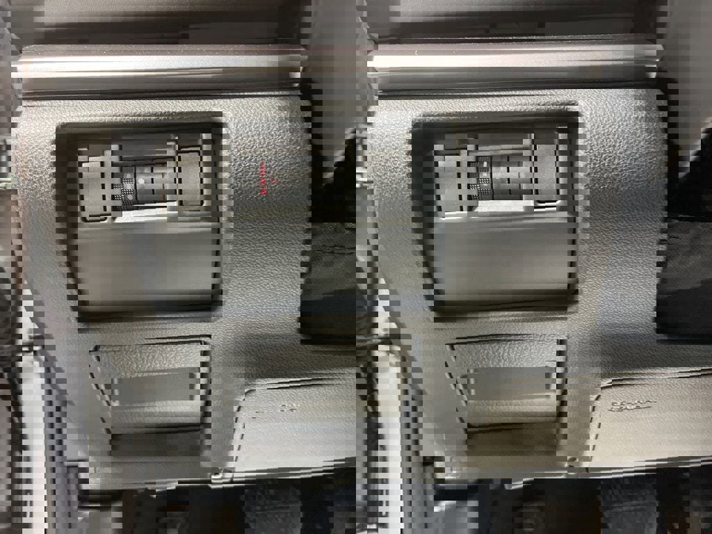 Certified 2025 Subaru Impreza 2.0i image 17