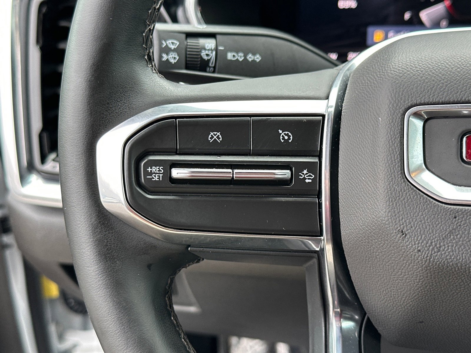 Used 2024 GMC Canyon Elevation w/ Trailering Package image 25