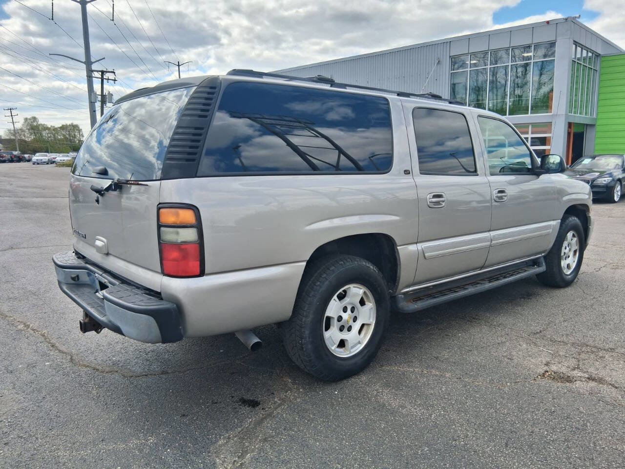 Used 2006 Chevrolet Suburban LT w/ Preferred Equipment Group AWD/4WD image 5