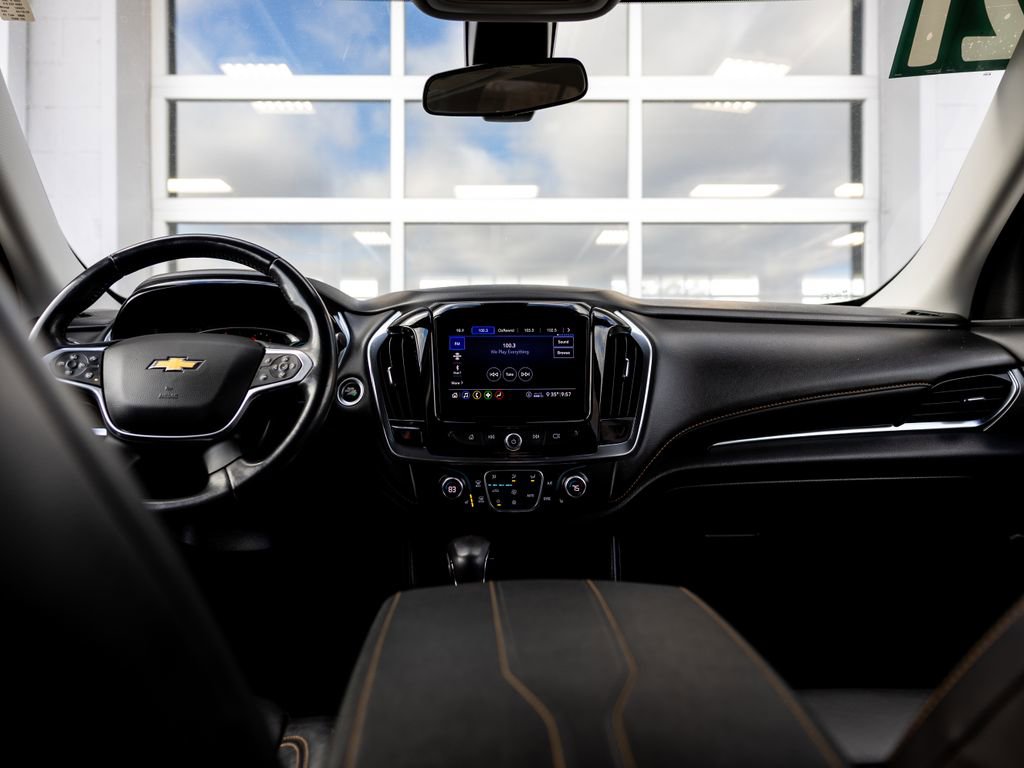 Used 2021 Chevrolet Traverse LT FWD image 18