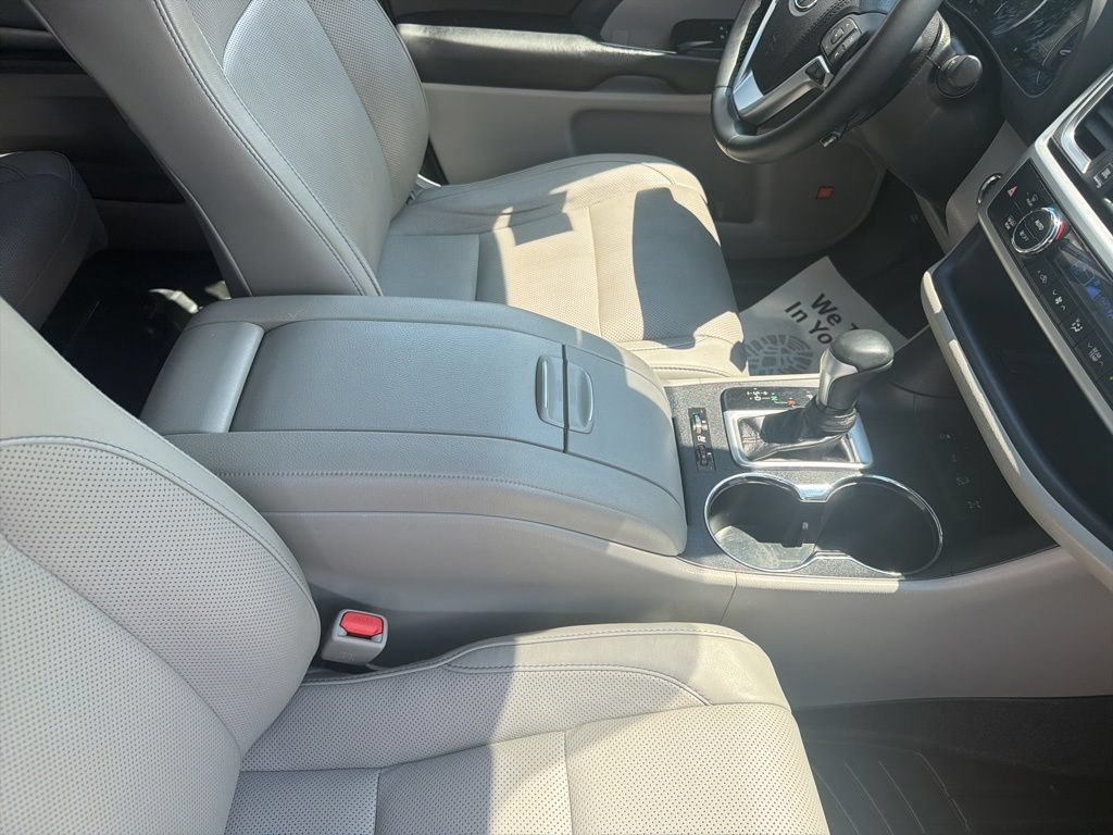 Used 2018 Toyota Highlander Limited AWD/4WD image 42