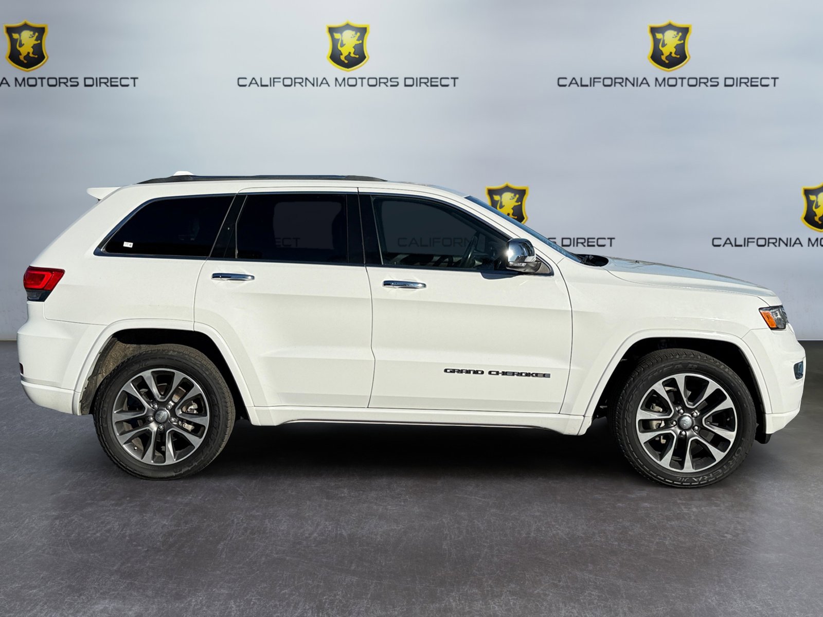 Used 2018 Jeep Grand Cherokee Overland RWD image 6