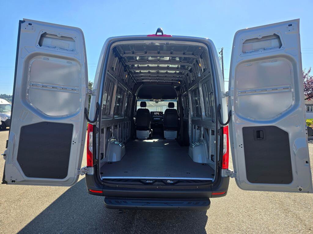 New 2026 Mercedes-Benz Sprinter 2500 image 17