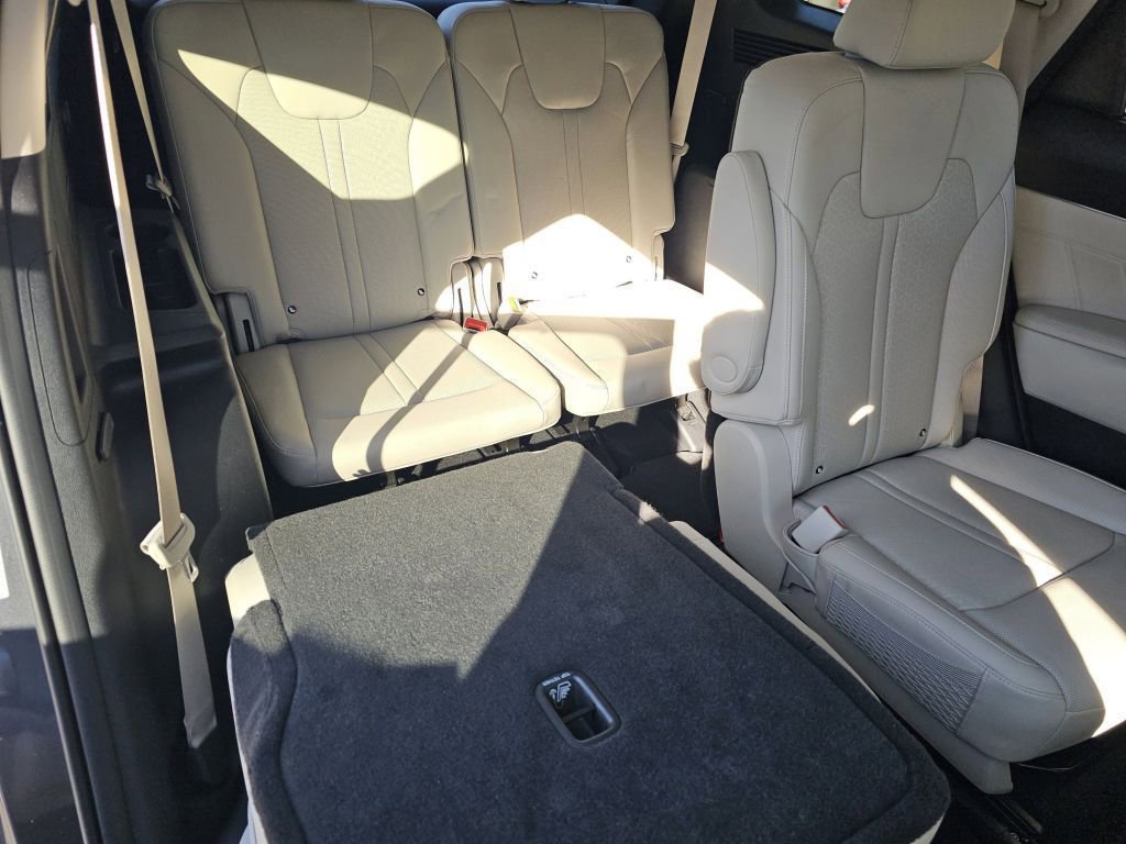 Used 2023 Kia Sorento SX Prestige w/ Panoramic Sunroof Package image 12