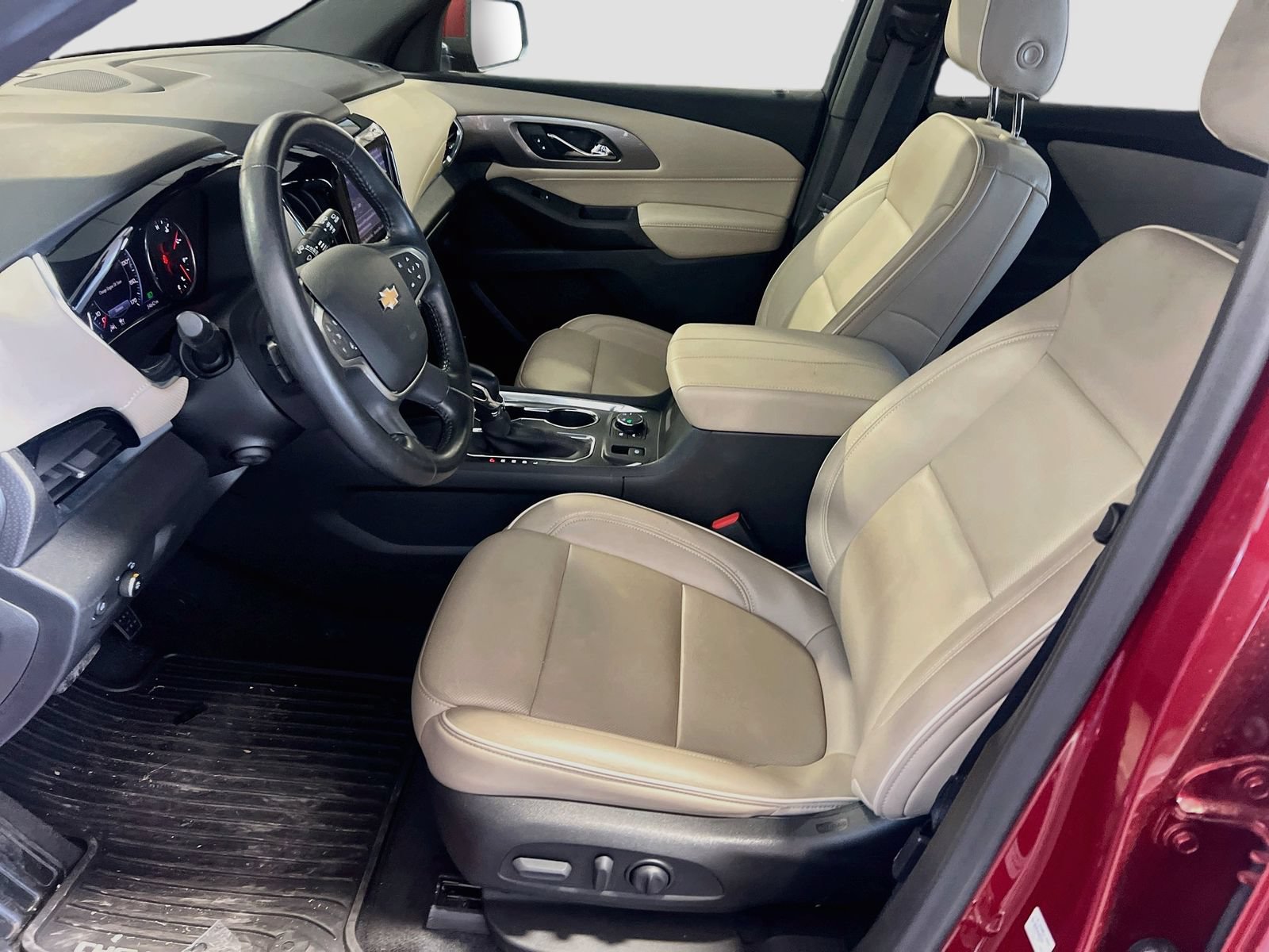 Used 2022 Chevrolet Traverse Premier AWD/4WD image 22