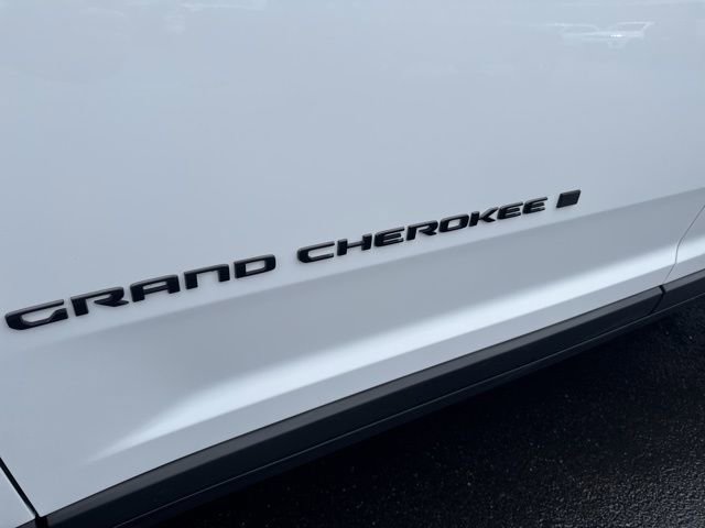 Certified 2023 Jeep Grand Cherokee L Laredo AWD/4WD image 3