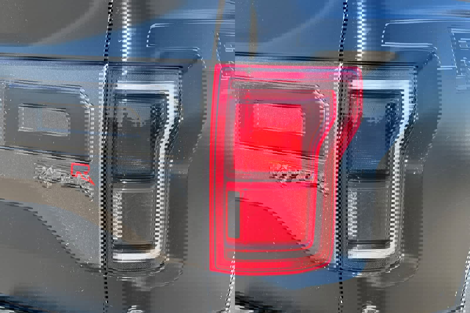 Used 2018 Ford F150 Raptor w/ Equipment Group 802A Luxury image 31