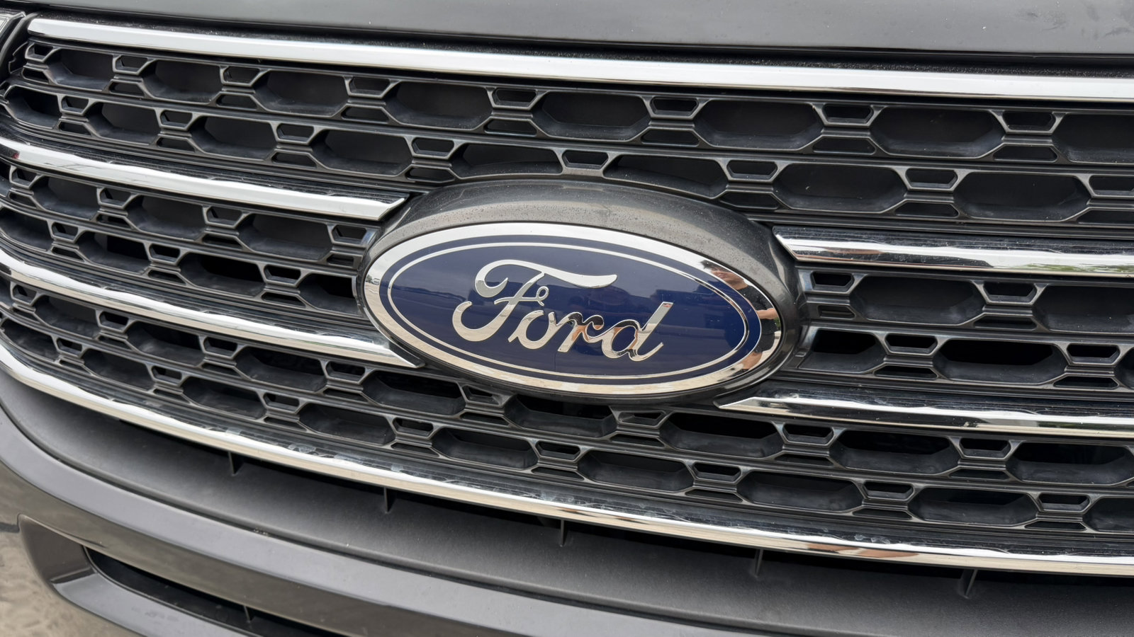 Used 2022 Ford Explorer XLT w/ Equipment Group 202A RWD image 10