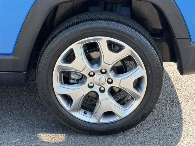 Used 2022 Jeep Compass Limited AWD/4WD image 9
