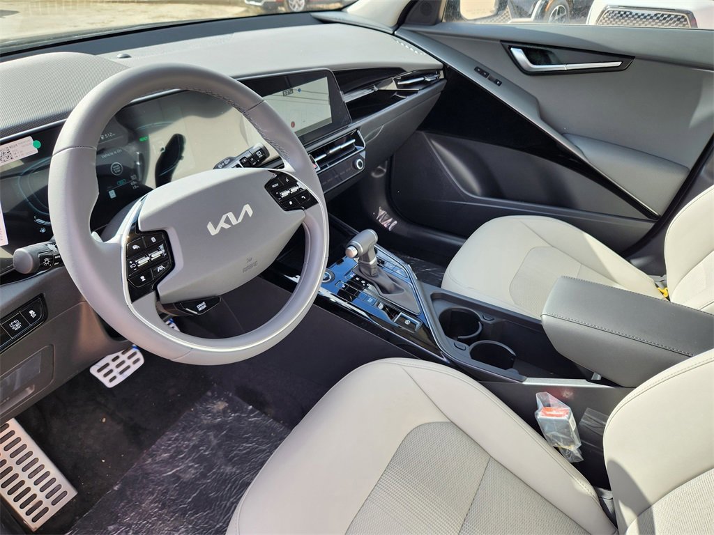 New 2025 Kia Niro EX Touring image 10