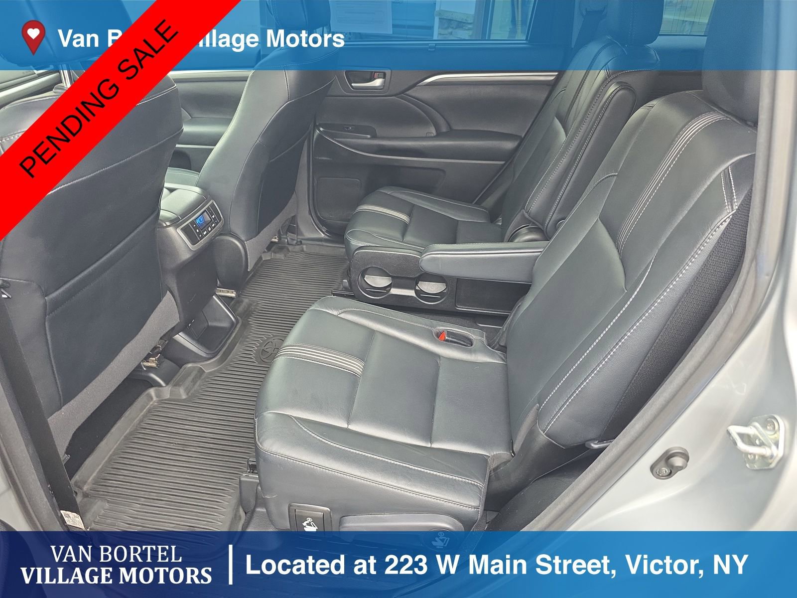 Used 2018 Toyota Highlander SE image 26