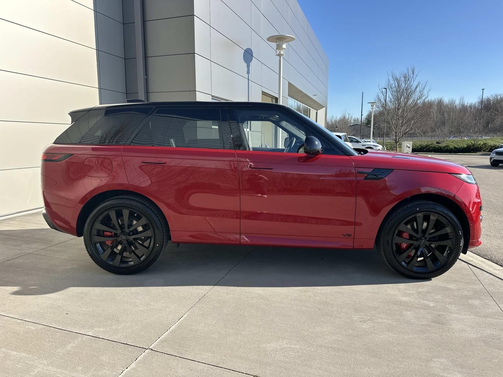 New 2026 Land Rover Range Rover Sport Dynamic SE AWD/4WD image 4