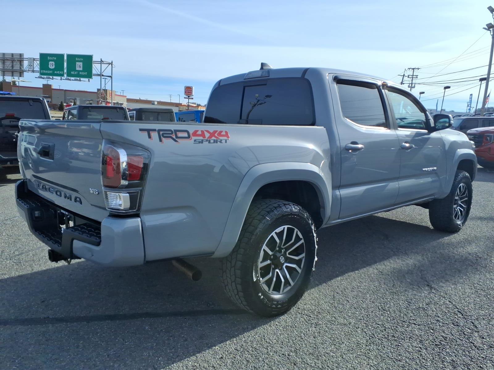 Used 2020 Toyota Tacoma TRD Off-Road image 7